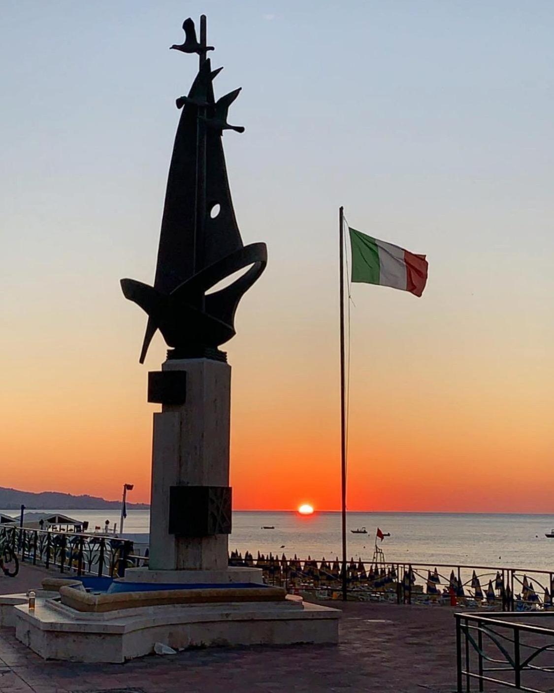 Casa Mia Apartment Siderno ภายนอก รูปภาพ